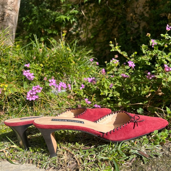 Adrienne Vitadini suede kitten heel with bow detail - Picture 4 of 8